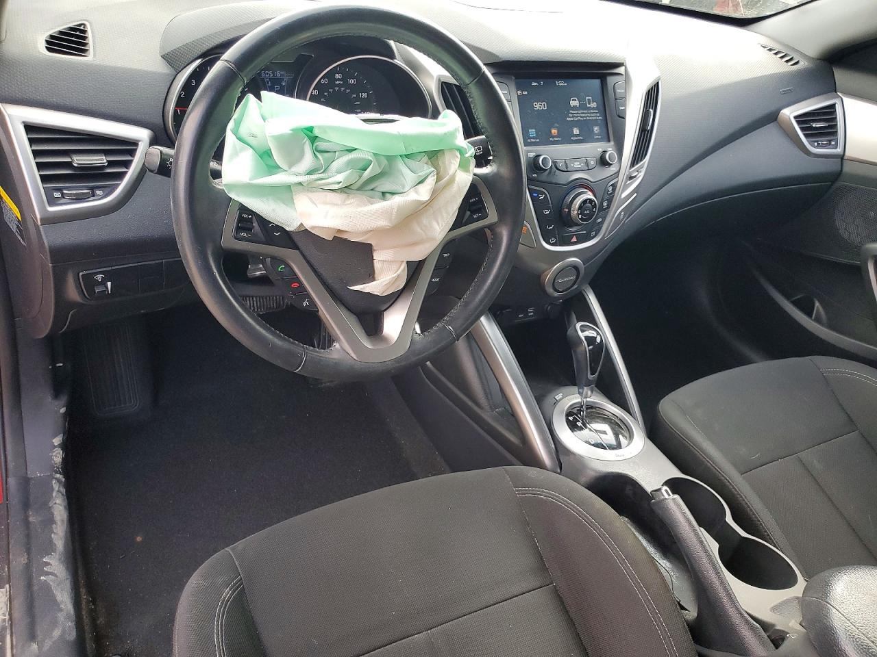 2017 HYUNDAI VELOSTER photo 8