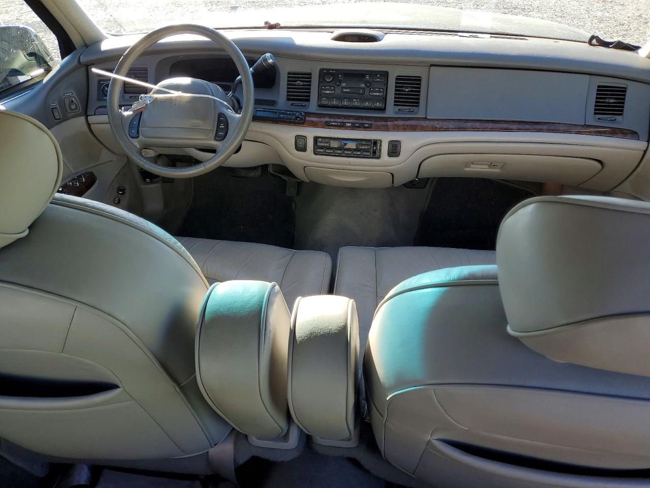 1997 LINCOLN TOWN CAR EXECUTIVE photo 8