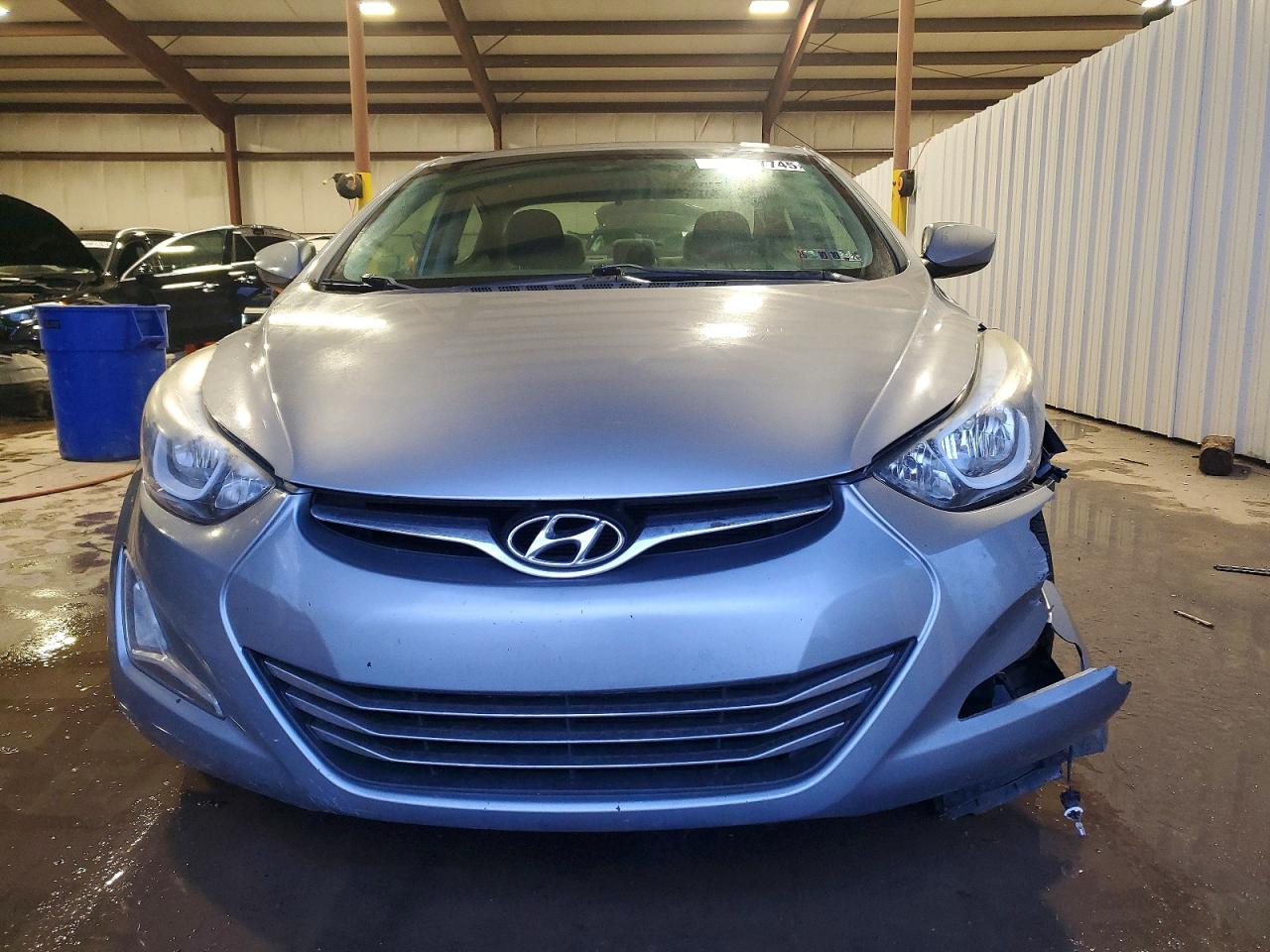 2016 HYUNDAI ELANTRA SE photo 9