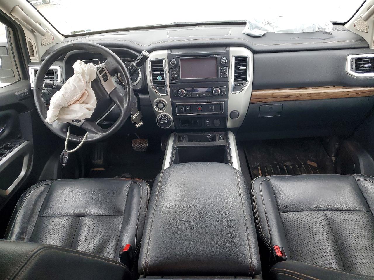 2018 NISSAN TITAN XD SL photo 19