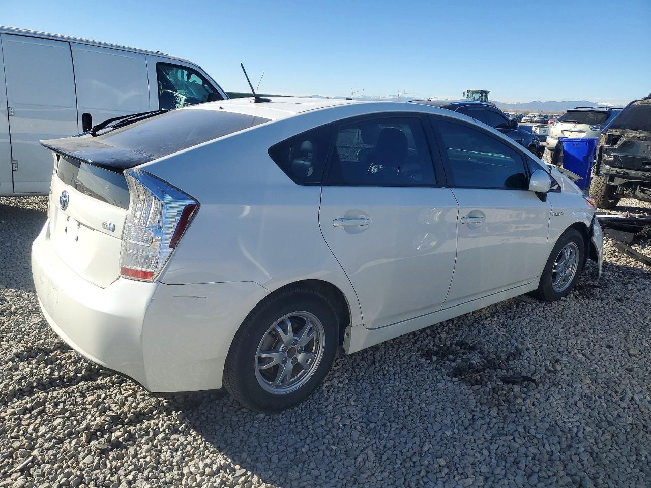 2010 TOYOTA PRIUS photo 3