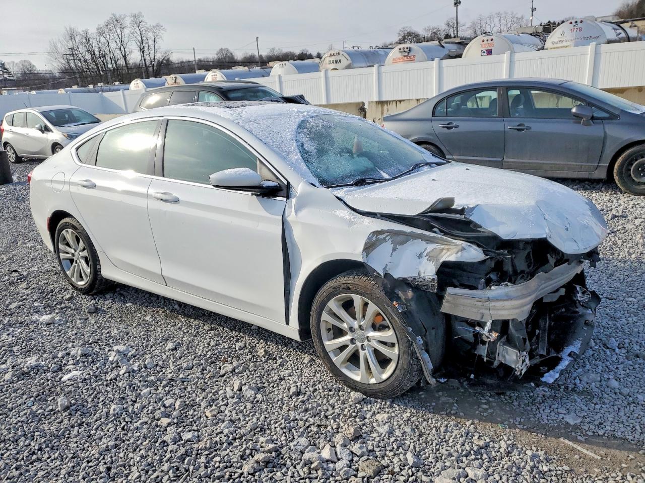 2015 CHRYSLER 200 LIMITED photo 4
