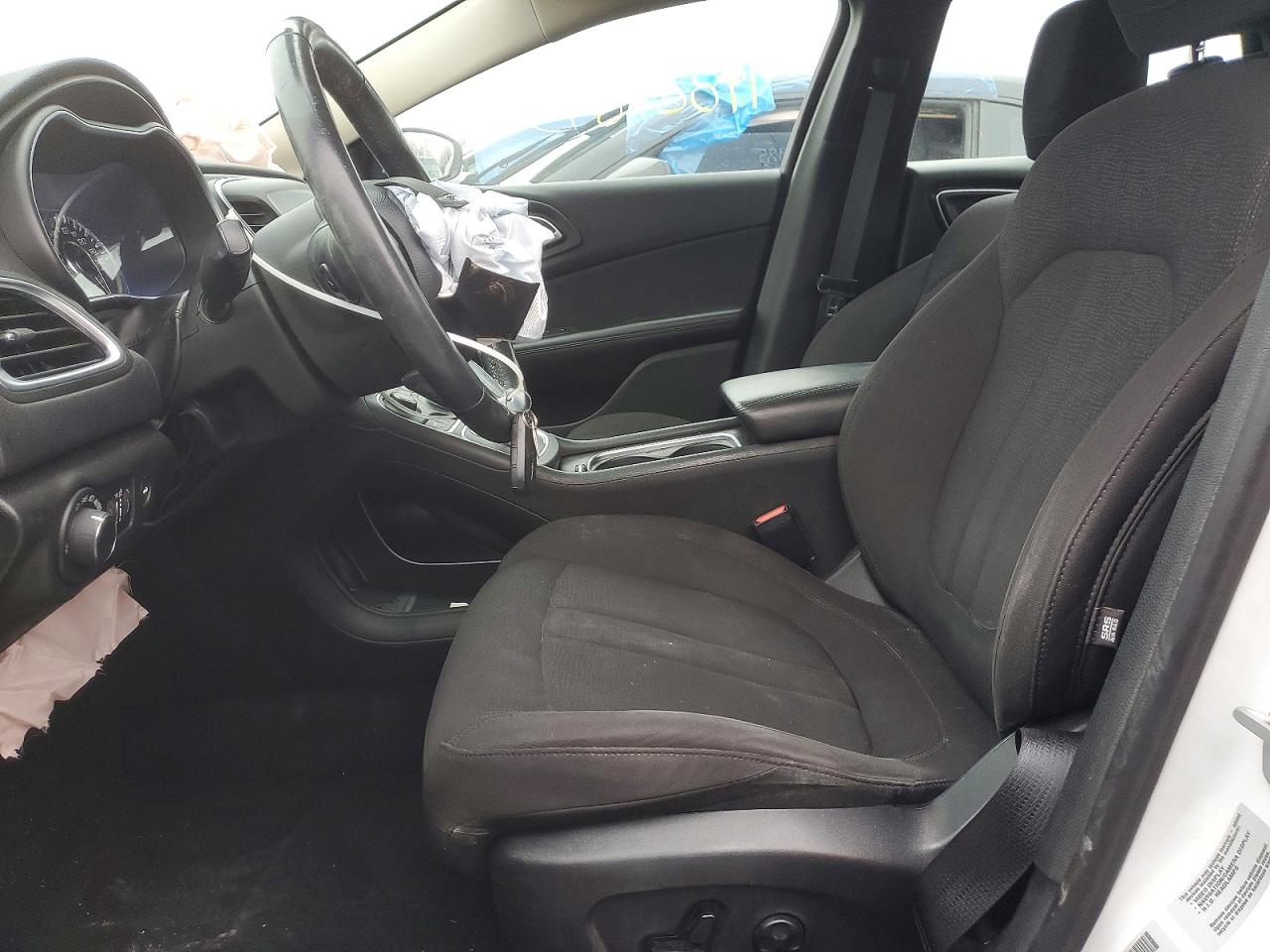 2015 CHRYSLER 200 LIMITED photo 7