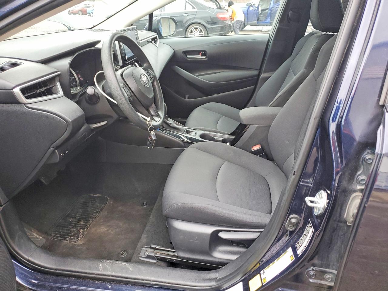 2021 TOYOTA COROLLA LE photo 7