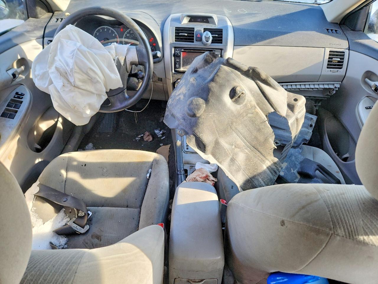 2013 TOYOTA COROLLA BASE photo 15