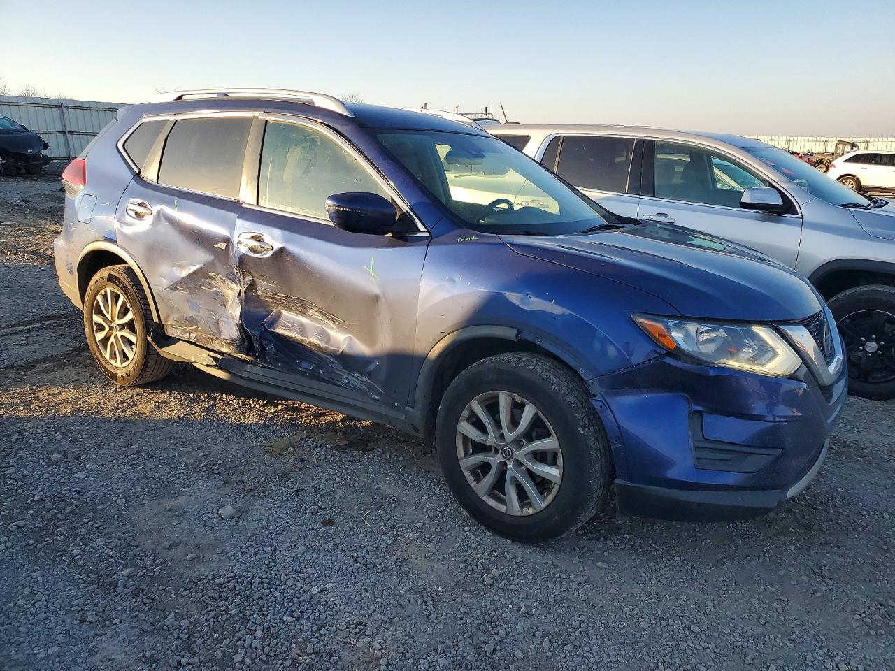 2020 NISSAN ROGUE S photo 4