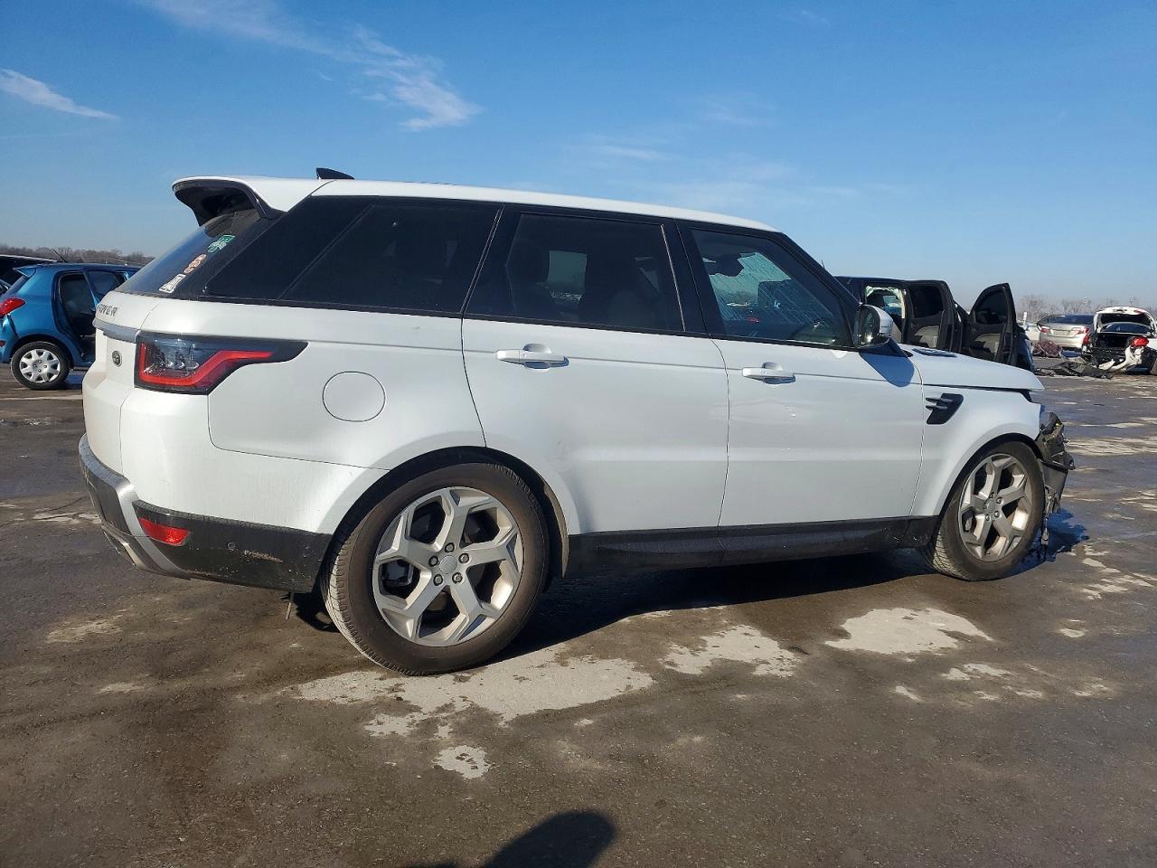 2018 LAND ROVER RANGE ROVER SPORT HSE photo 3