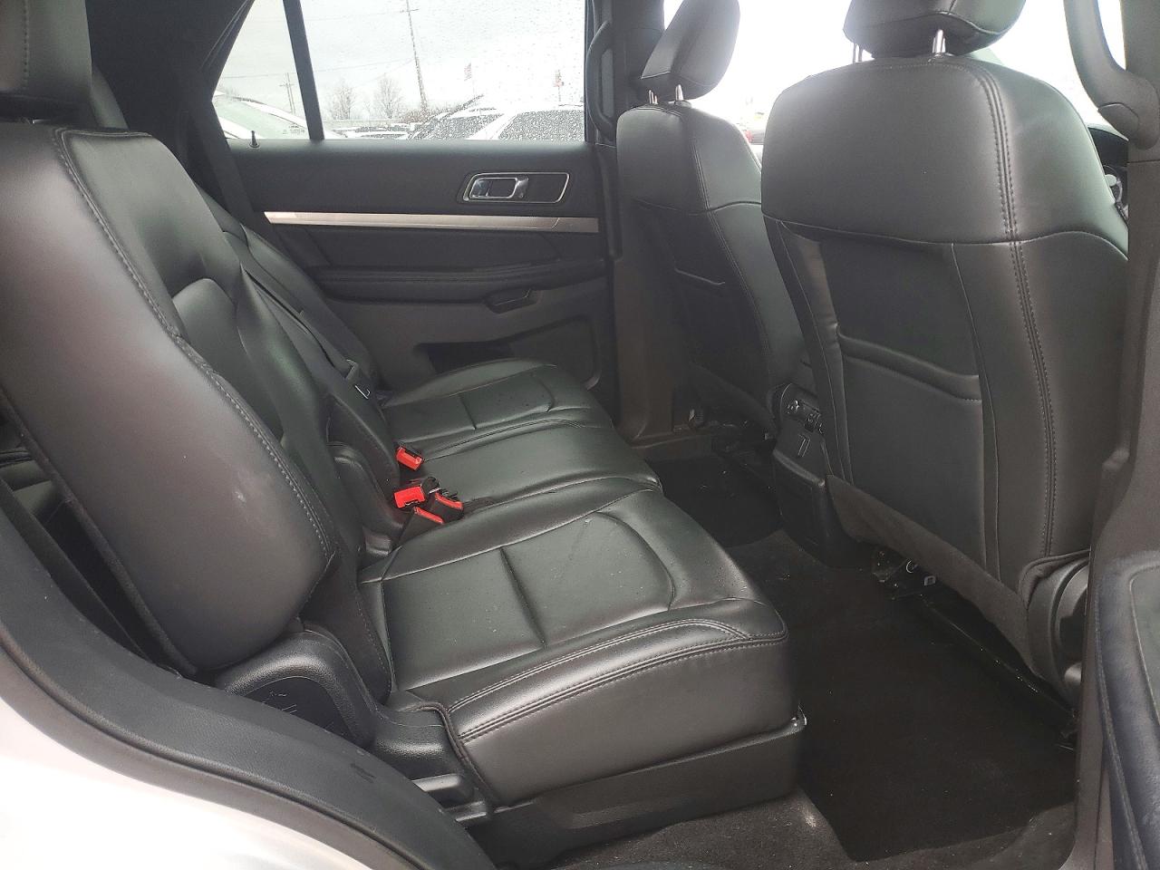 2019 FORD EXPLORER XLT photo 11