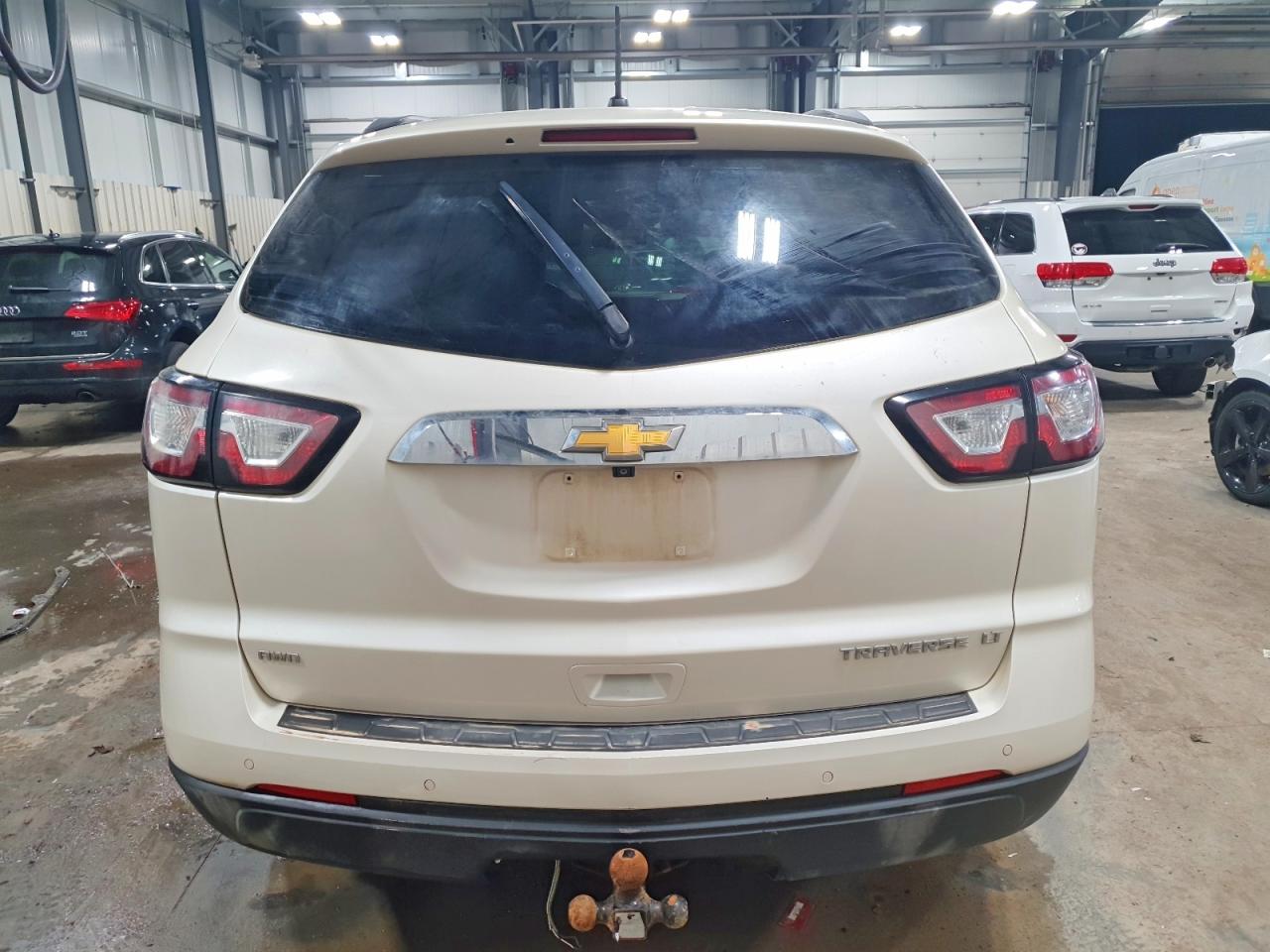 2014 CHEVROLET TRAVERSE LT photo 6
