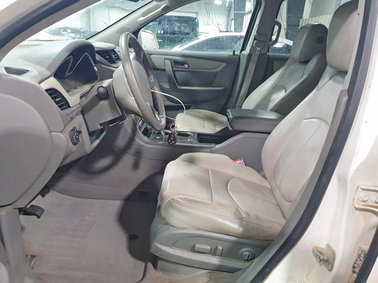 2014 CHEVROLET TRAVERSE LT photo 7