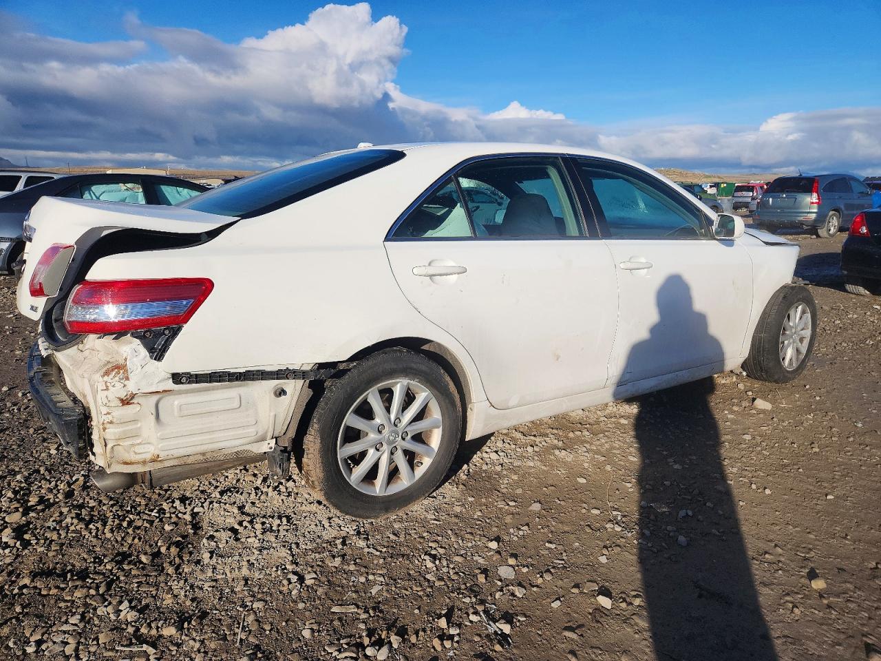 2011 TOYOTA CAMRY photo 3