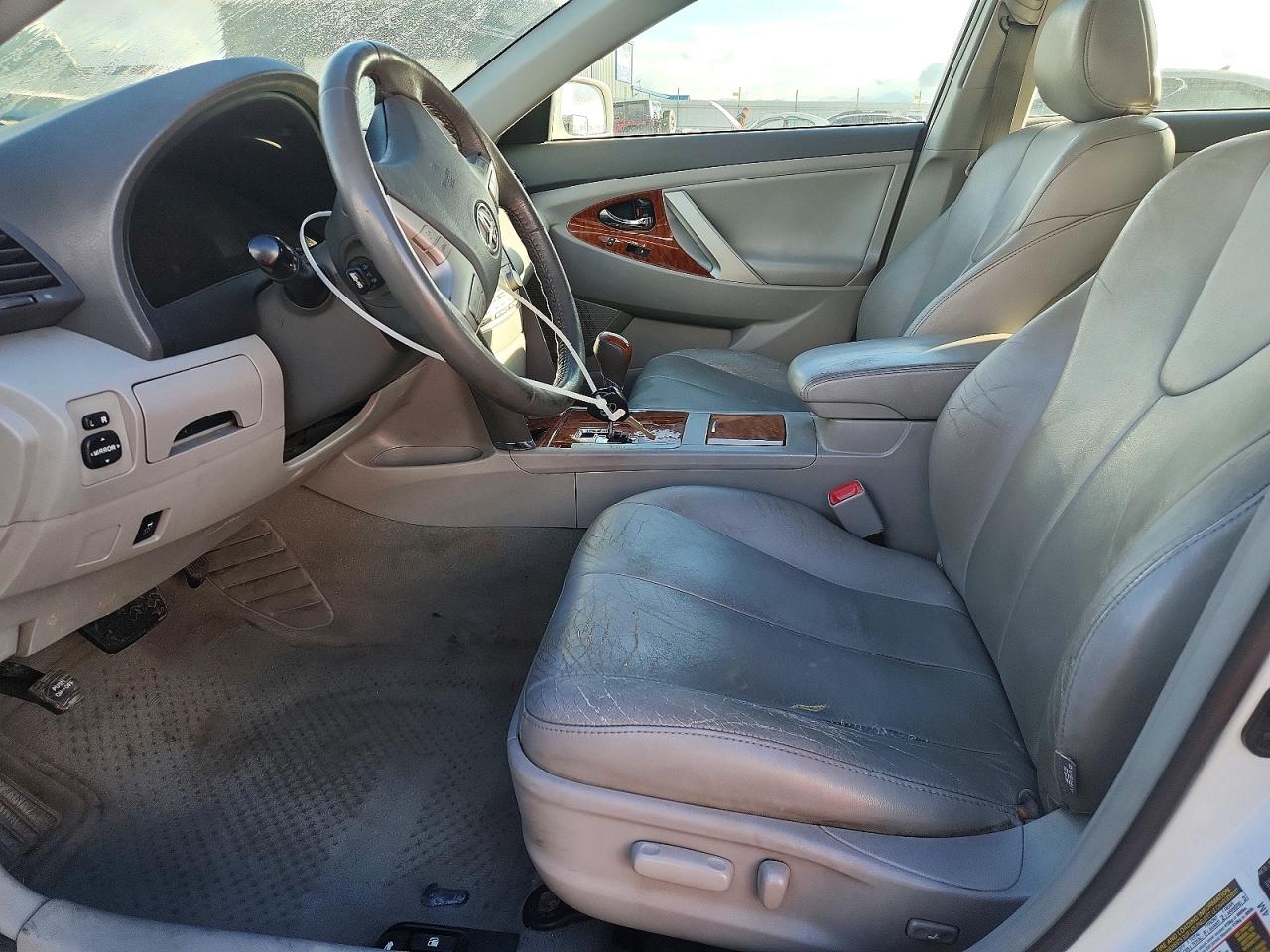 2011 TOYOTA CAMRY photo 7