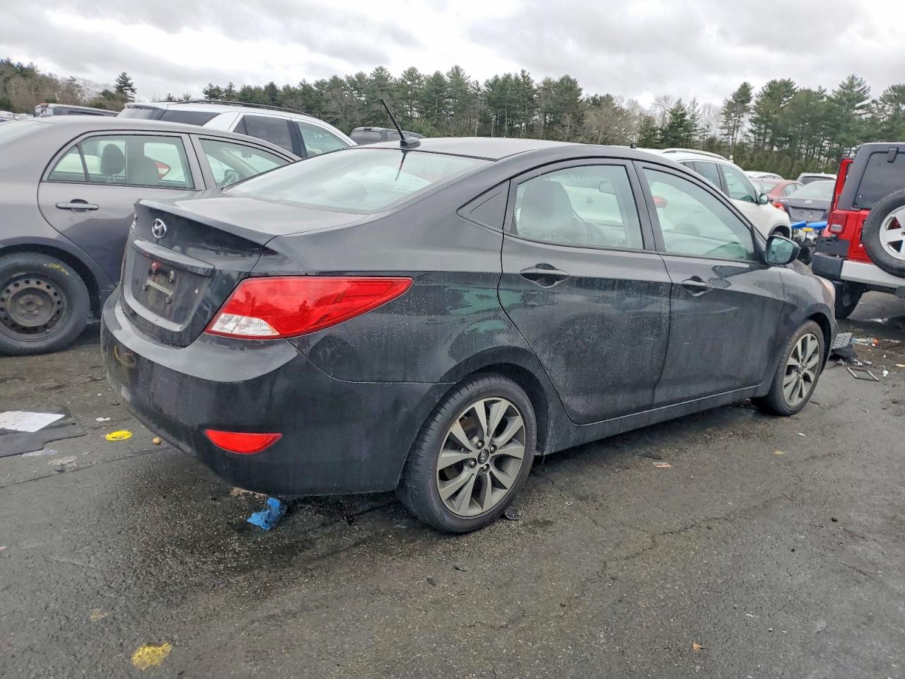 2017 HYUNDAI ACCENT SE photo 3