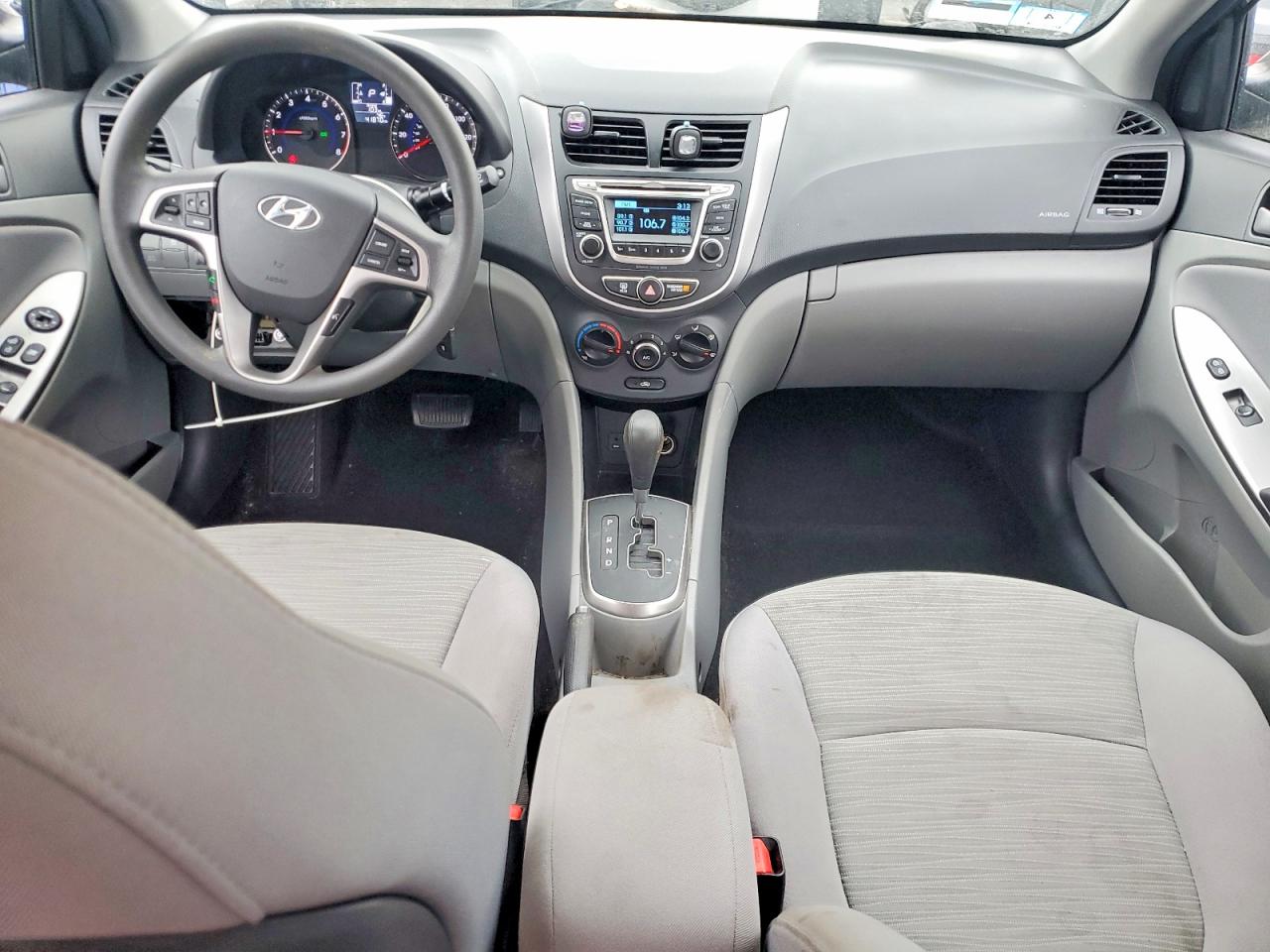 2017 HYUNDAI ACCENT SE photo 8