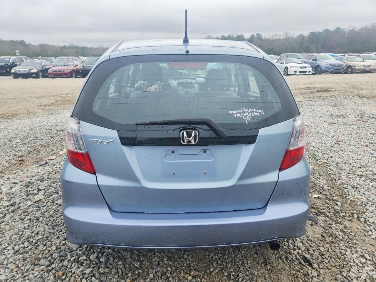 2011 HONDA FIT photo 6