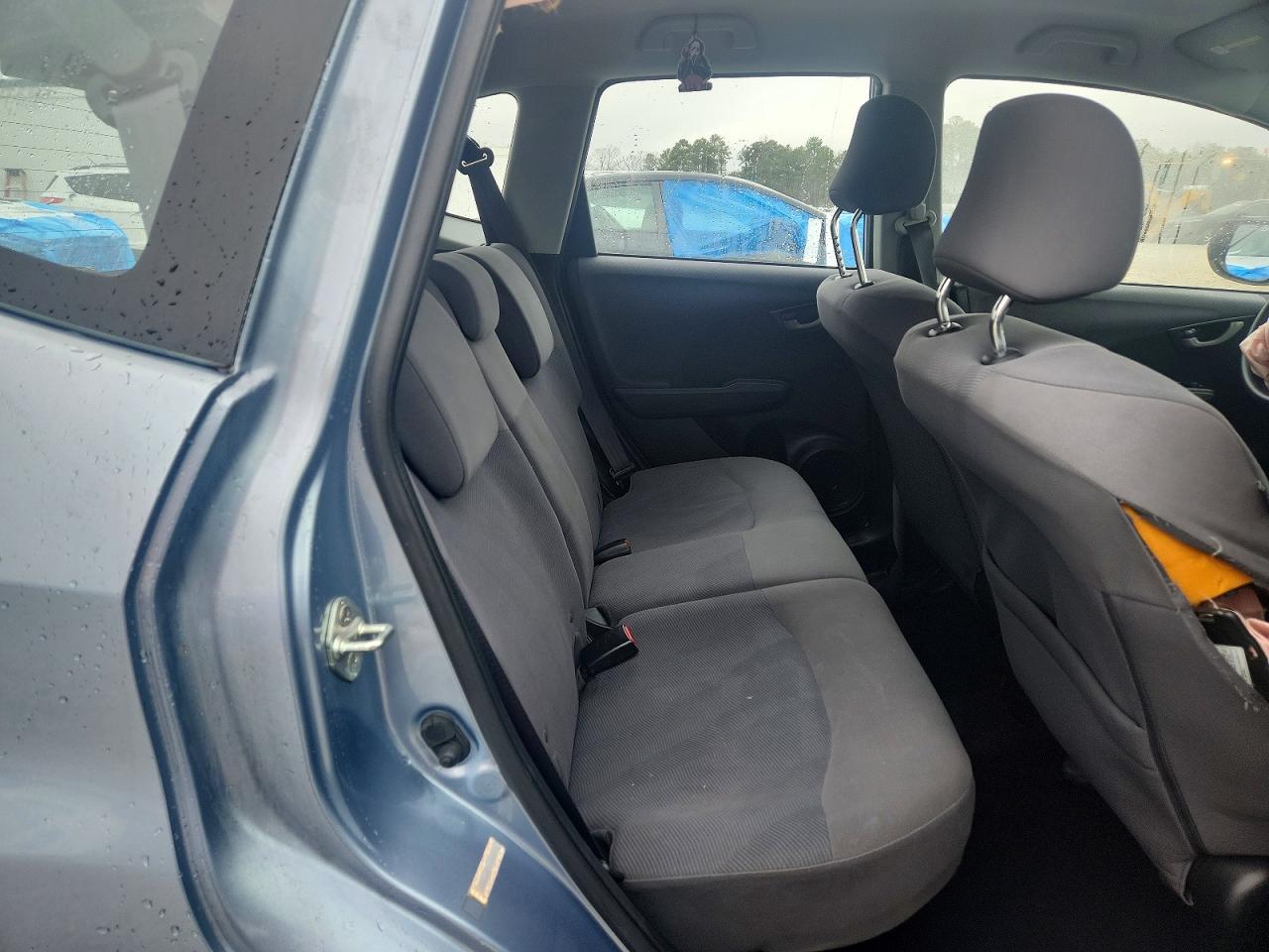 2011 HONDA FIT photo 10