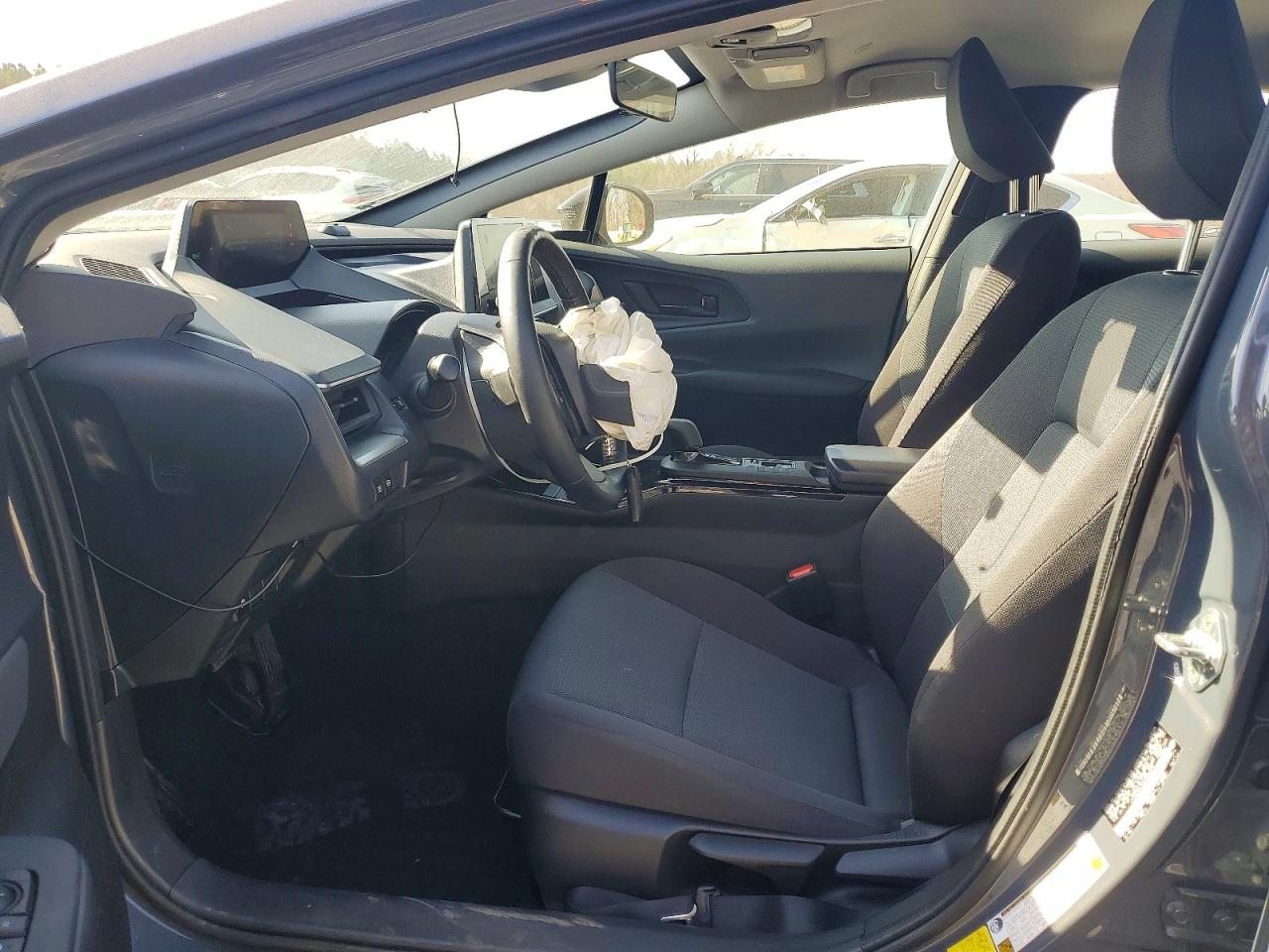 2025 TOYOTA PRIUS LE photo 6