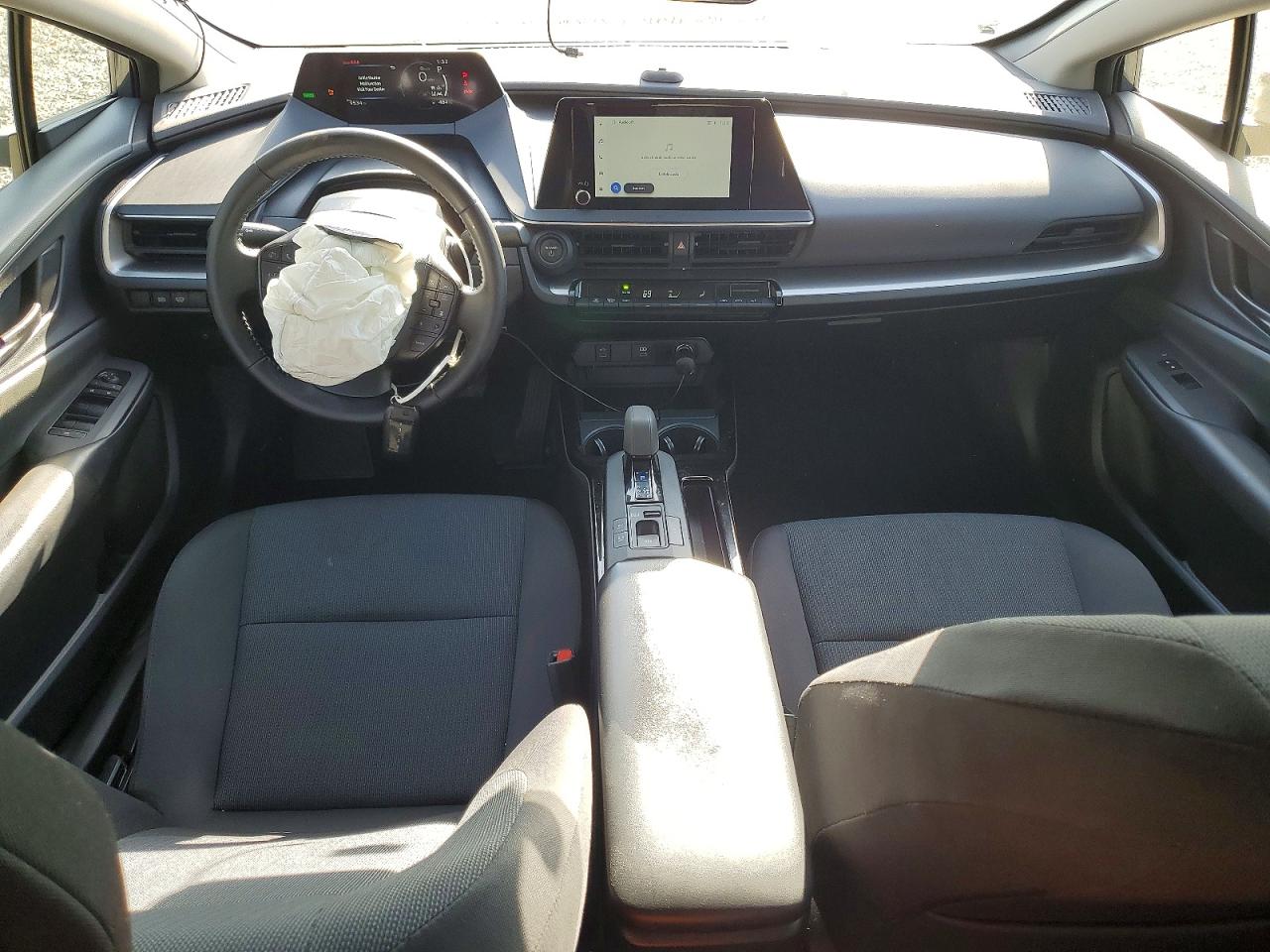 2025 TOYOTA PRIUS LE photo 7