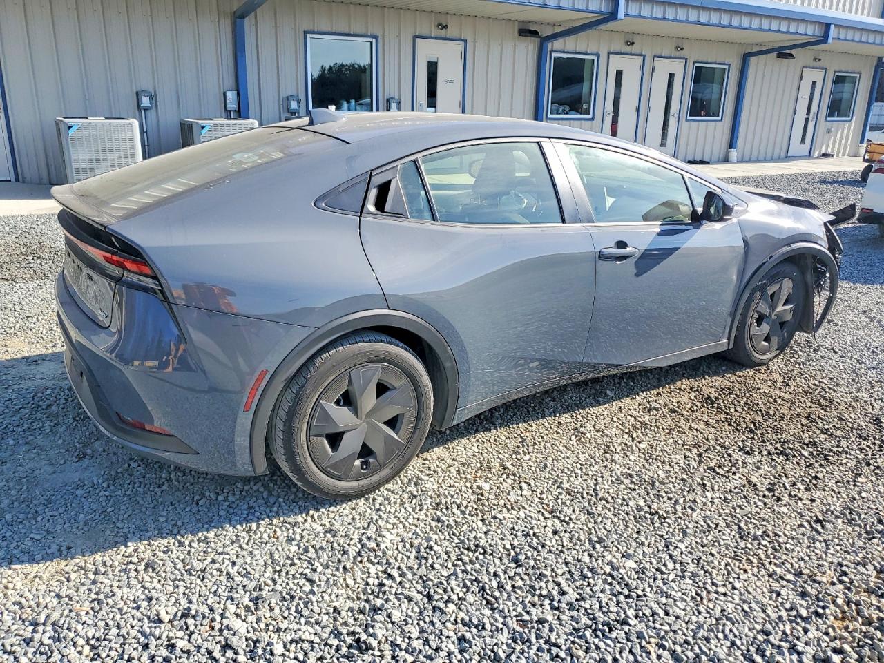 2025 TOYOTA PRIUS LE photo 3