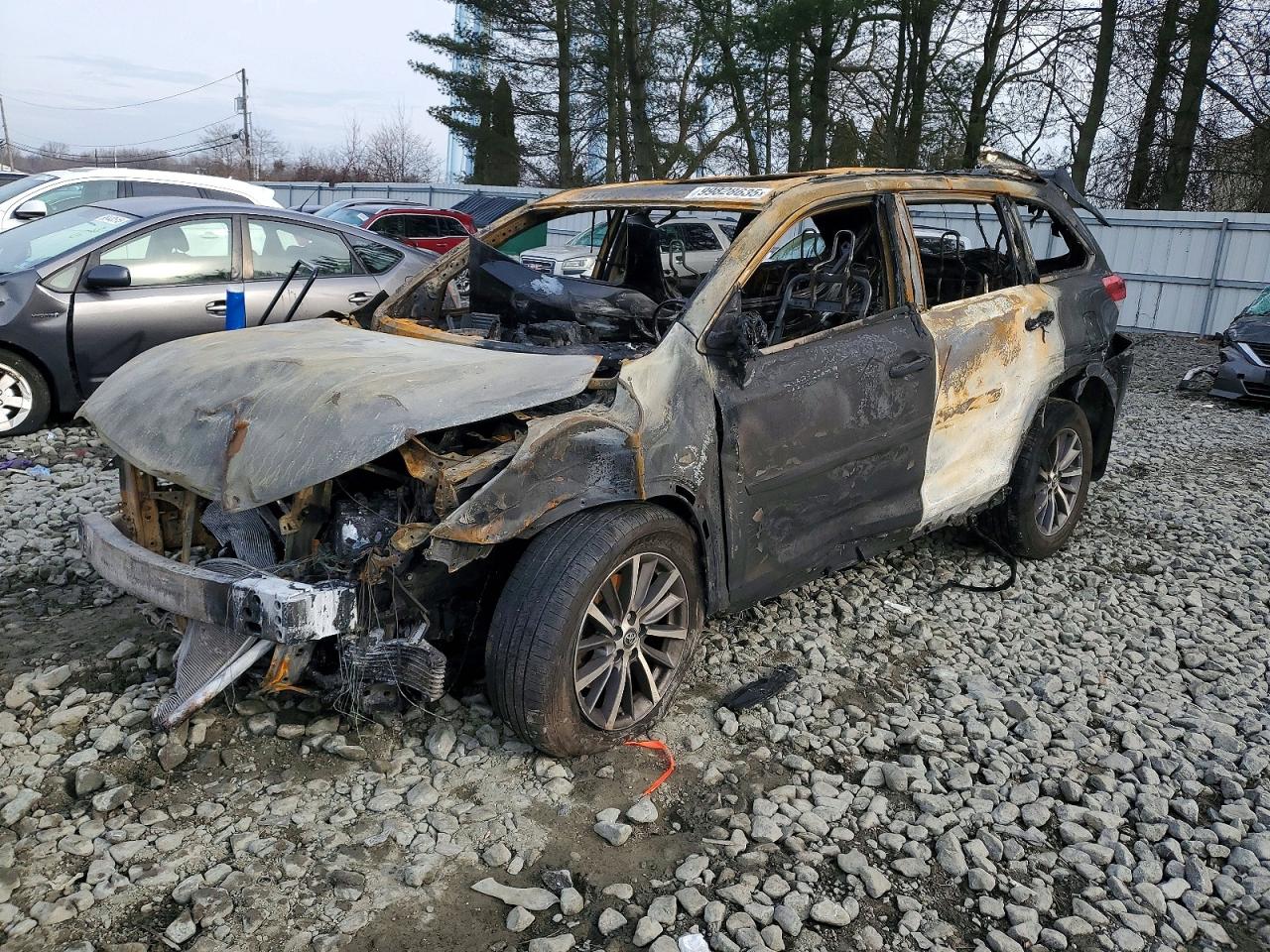 2019 TOYOTA HIGHLANDER