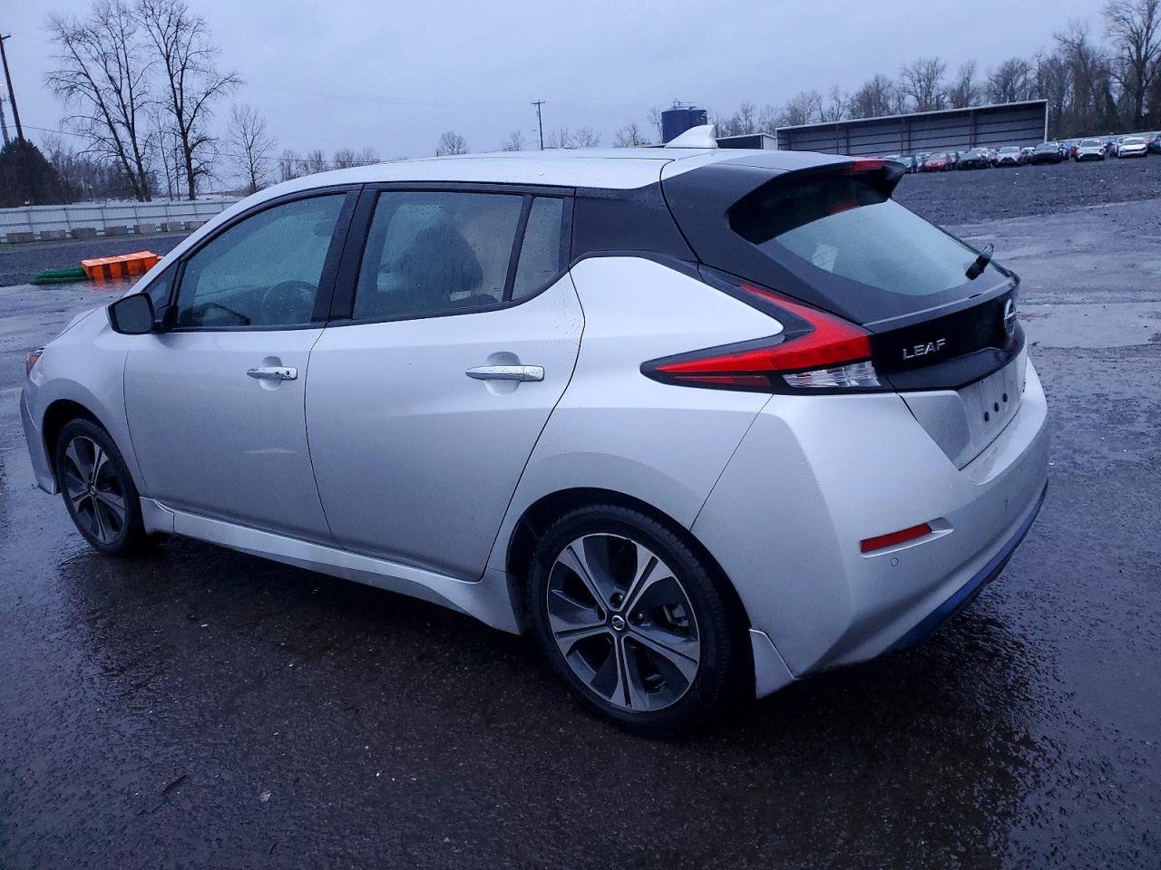 2021 NISSAN LEAF SV PLUS photo 2