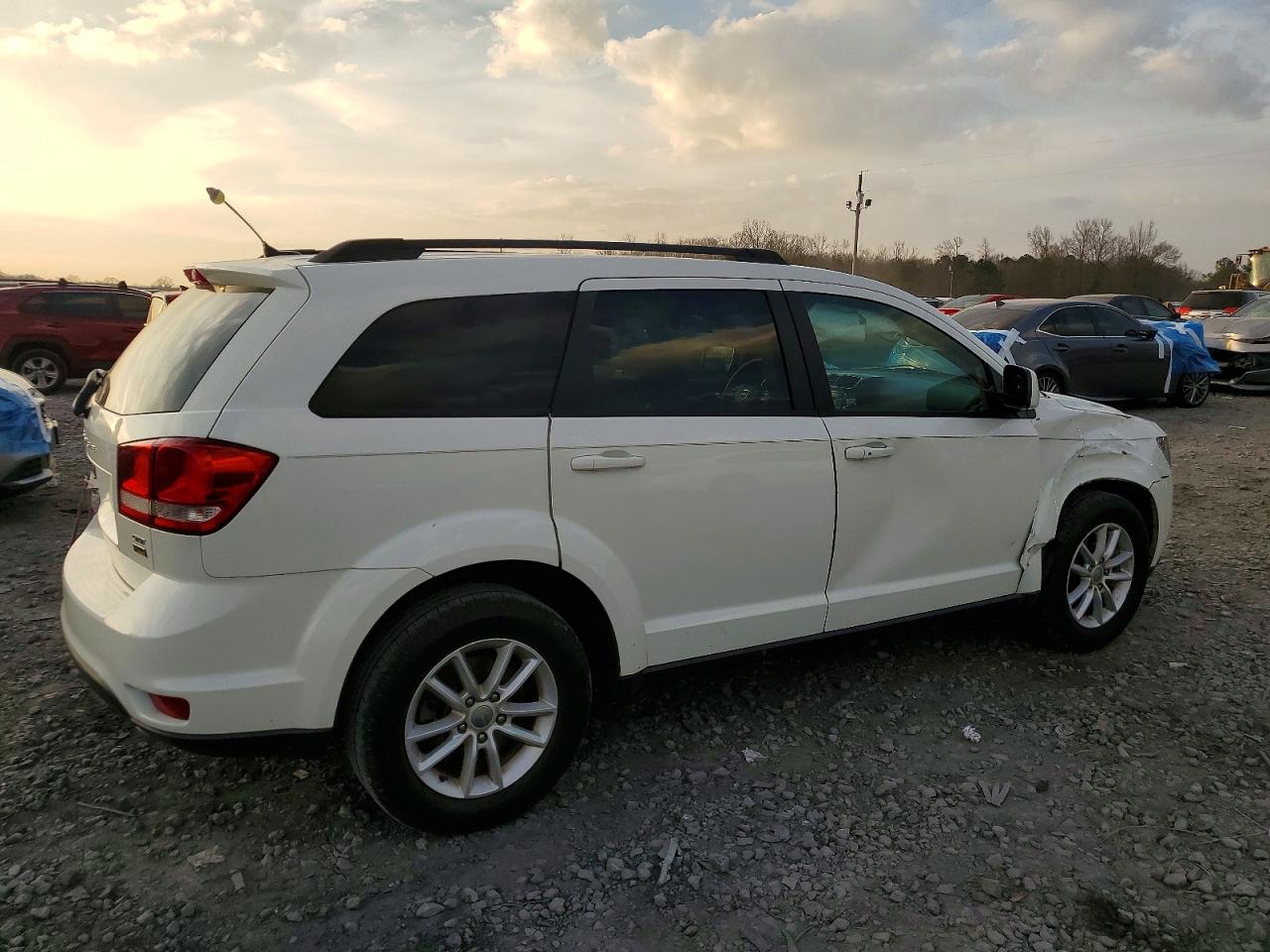 2015 DODGE JOURNEY SXT photo 3