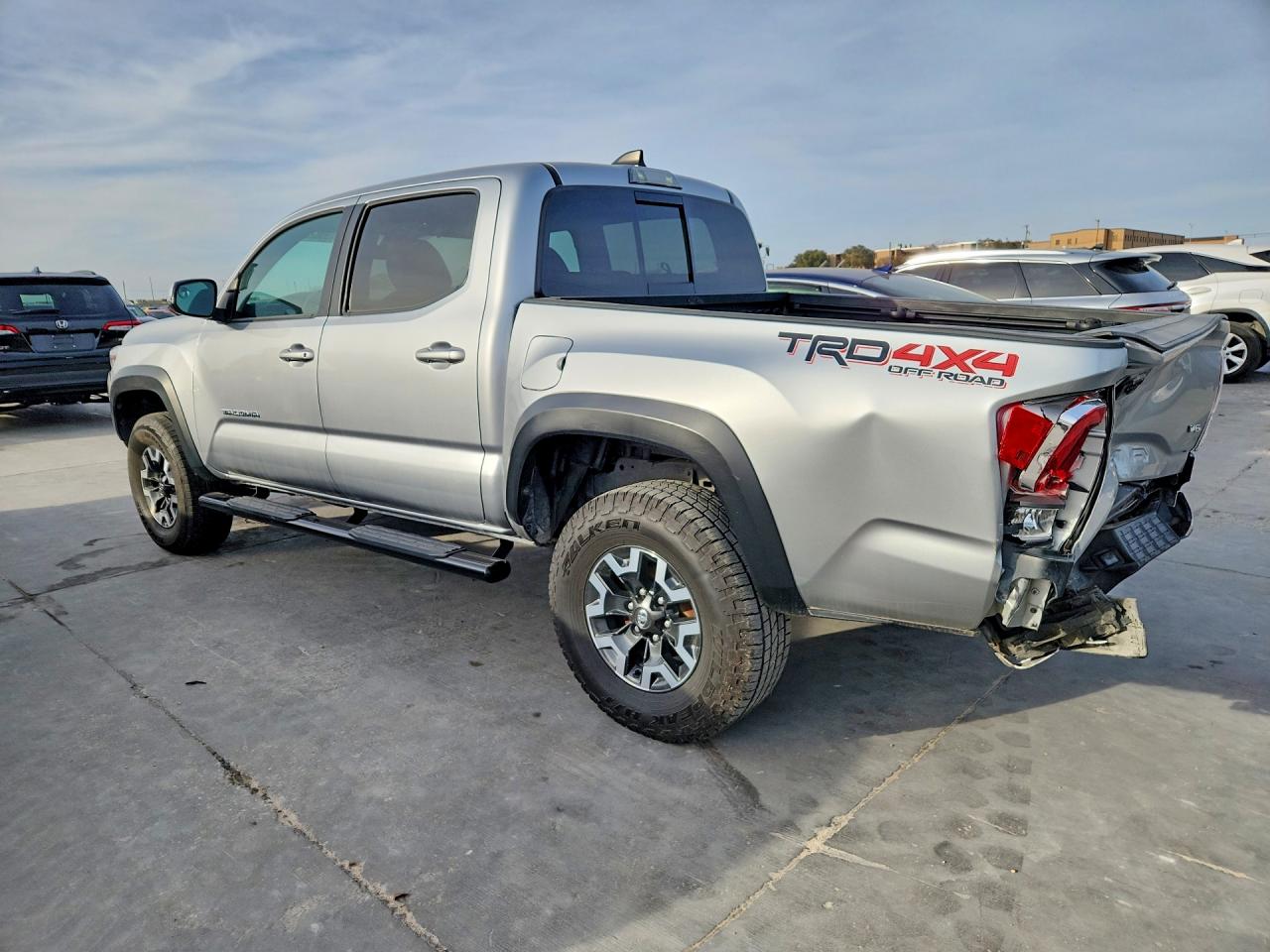 2022 TOYOTA TACOMA DOUBLE CAB photo 2