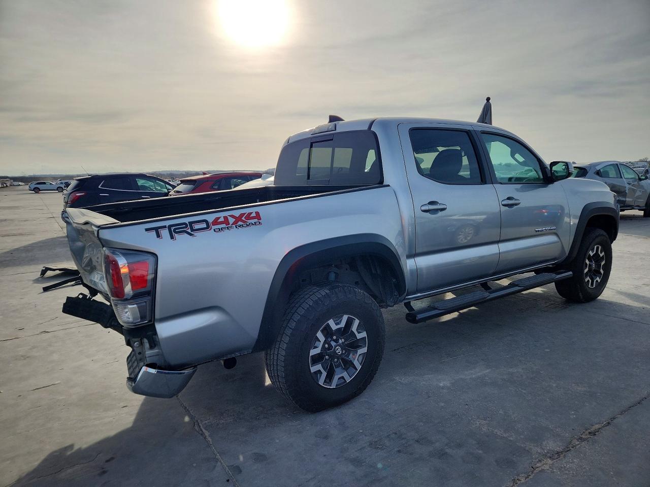 2022 TOYOTA TACOMA DOUBLE CAB photo 3