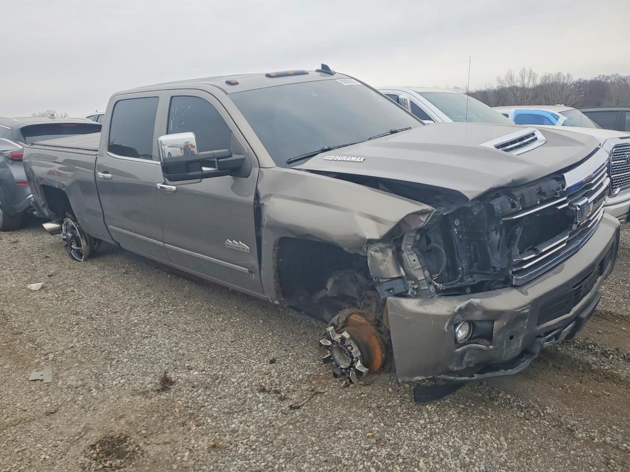2017 CHEVROLET SILVERADO K2500 HIGH COUNTRY photo 4