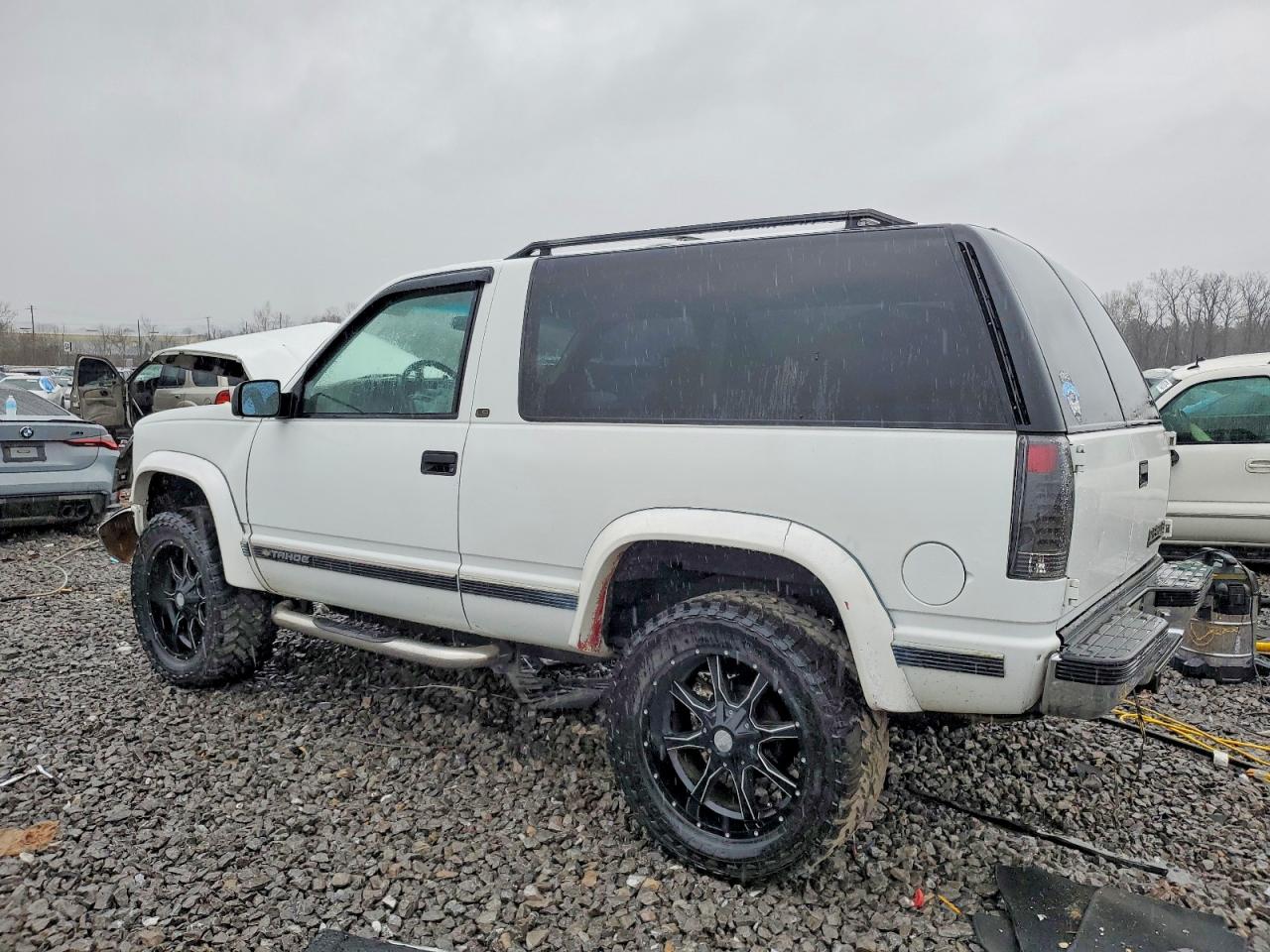 1999 CHEVROLET TAHOE K1500 photo 2