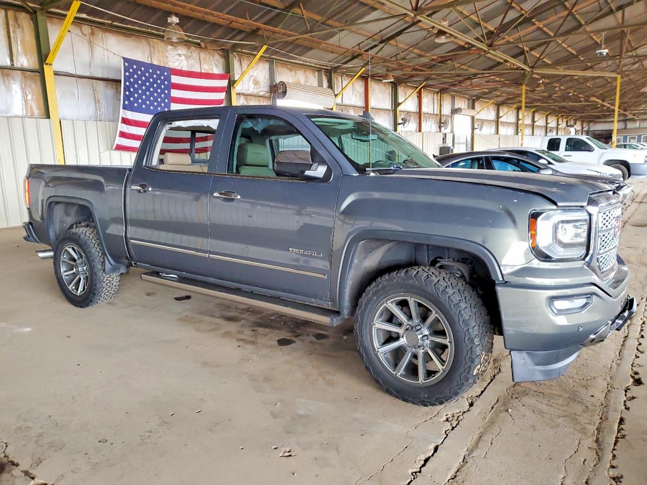 2017 GMC SIERRA K1500 DENALI photo 4