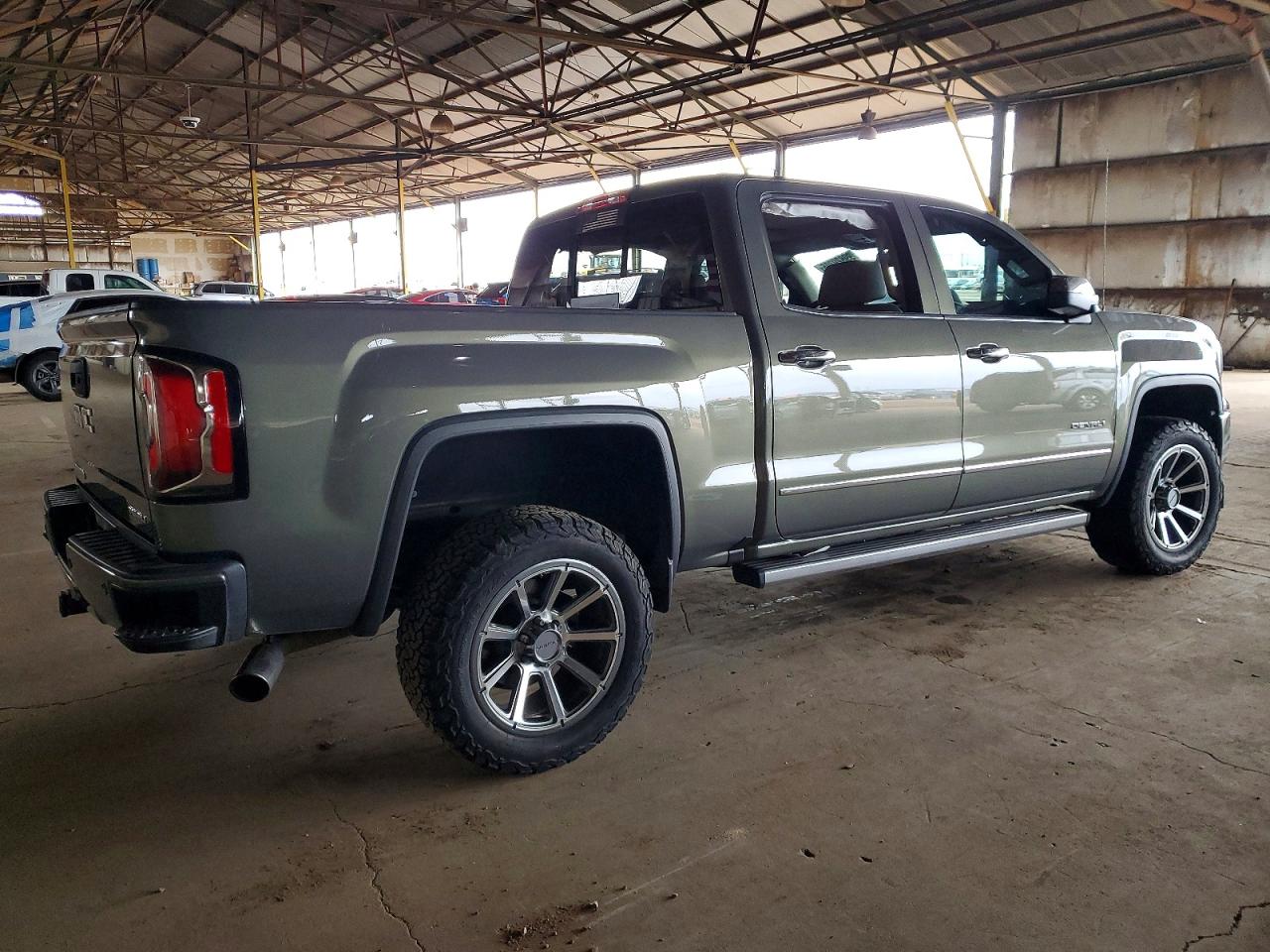 2017 GMC SIERRA K1500 DENALI photo 3