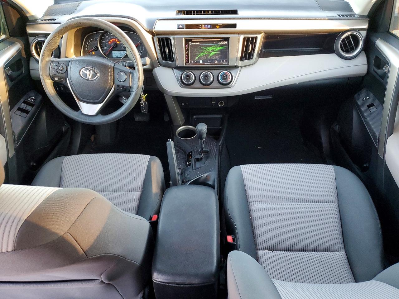 2014 TOYOTA RAV4 LE photo 8