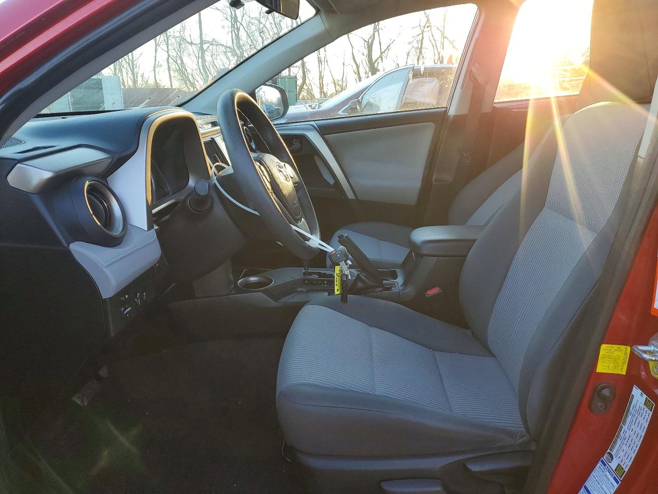 2014 TOYOTA RAV4 LE photo 7