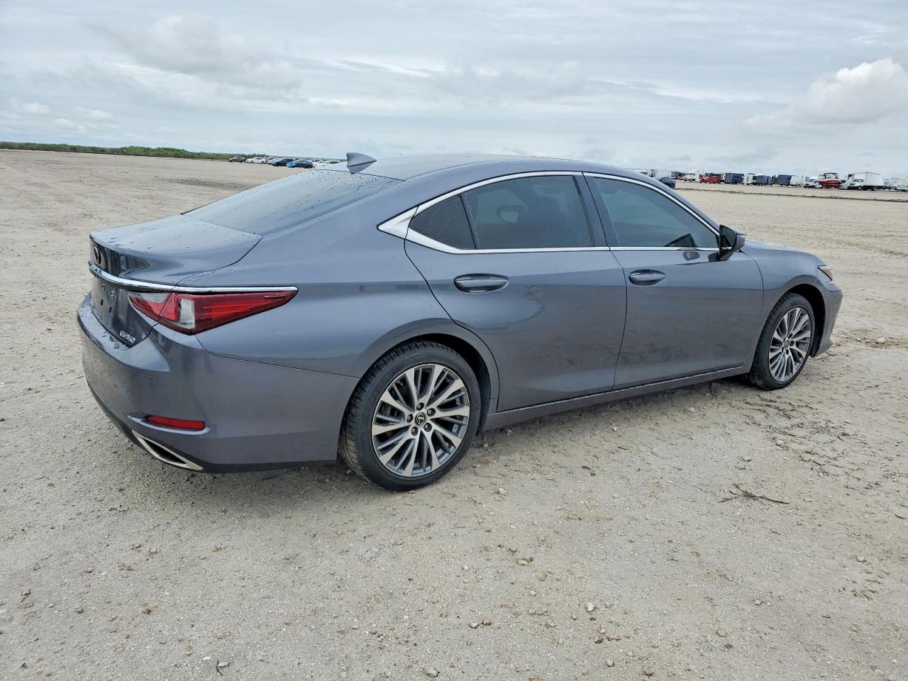 2019 LEXUS ES 350 photo 3