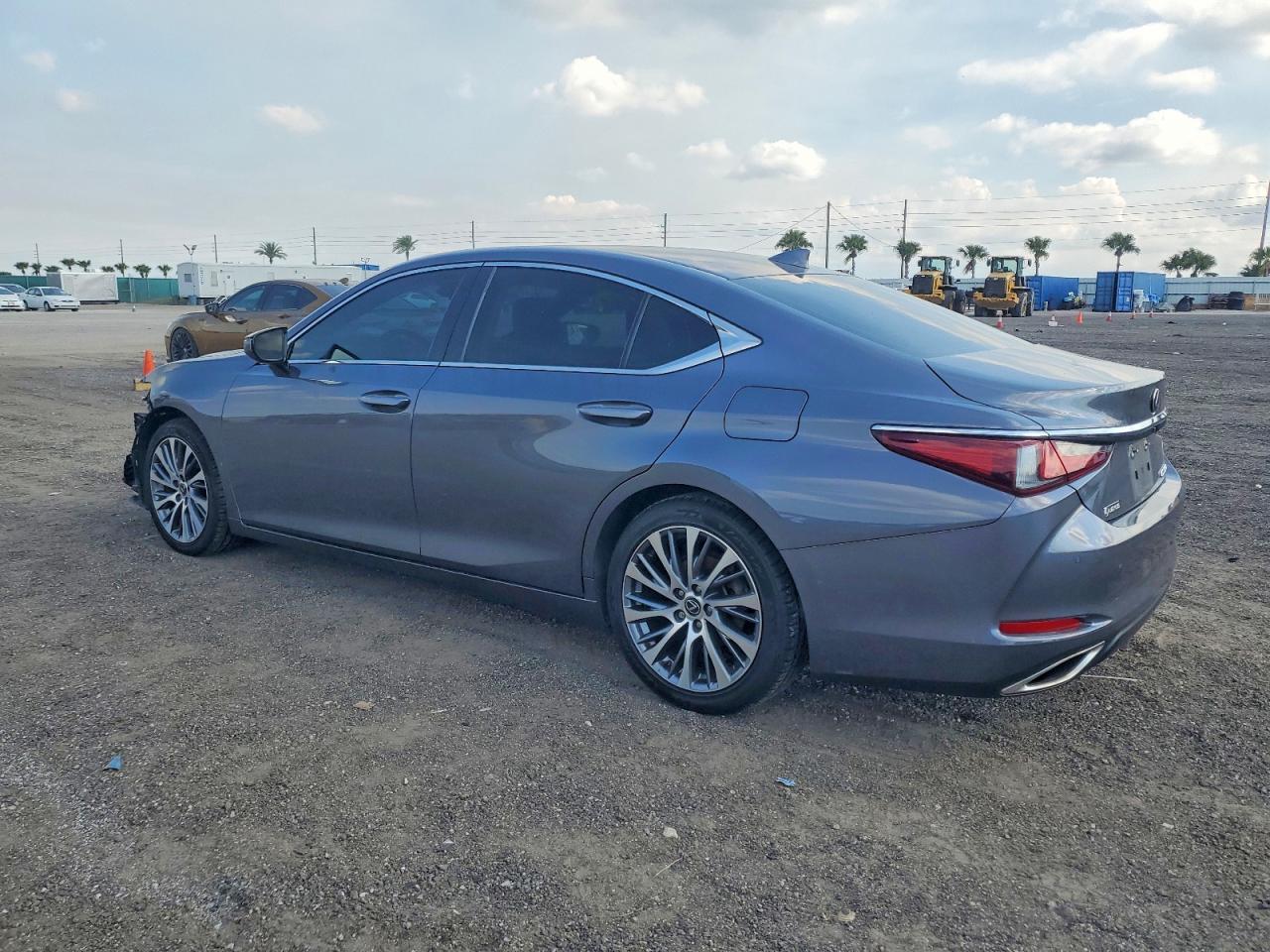 2019 LEXUS ES 350 photo 2