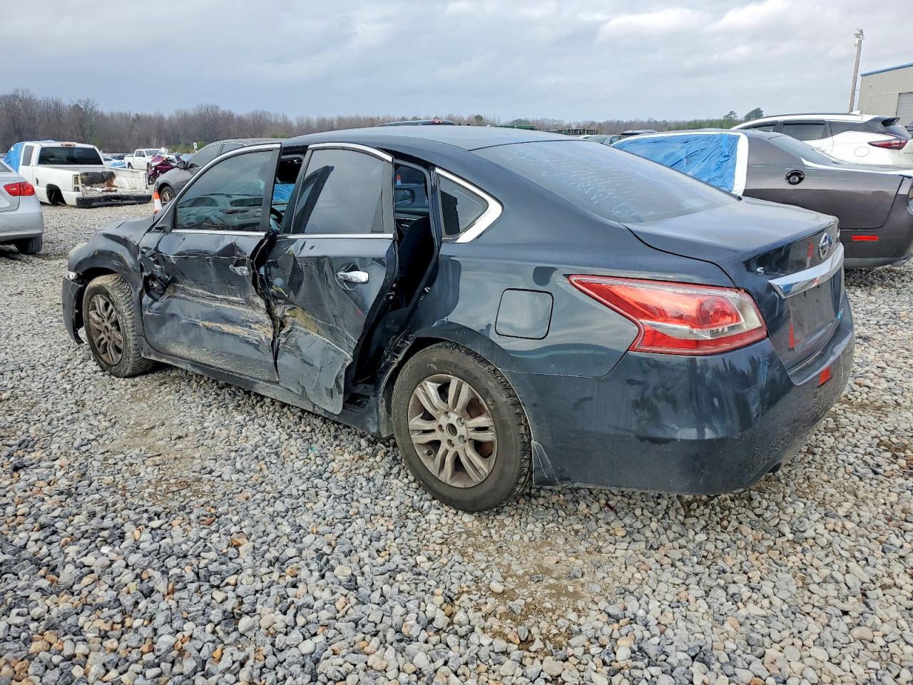 2013 NISSAN ALTIMA photo 2