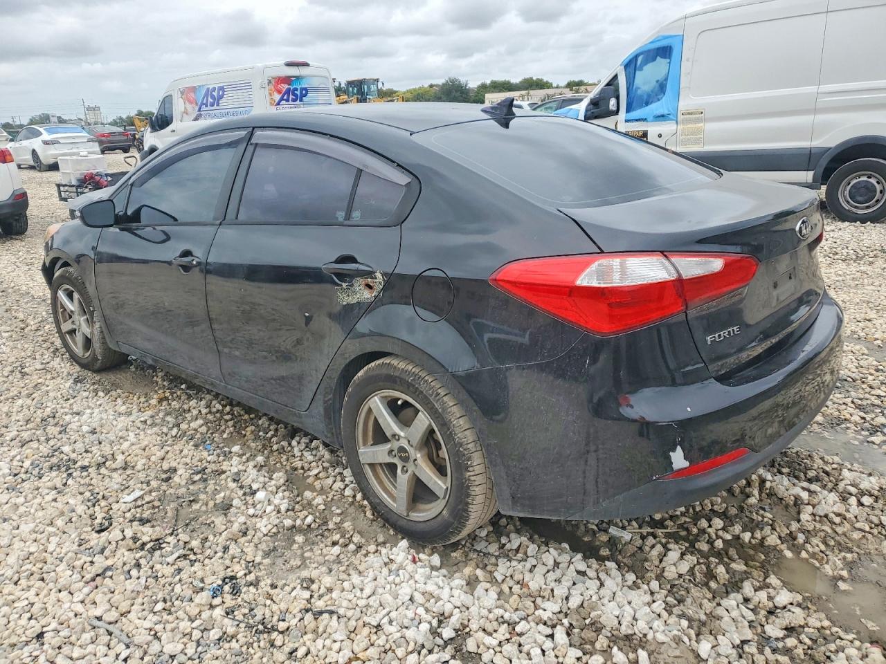 2015 KIA FORTE LX photo 2