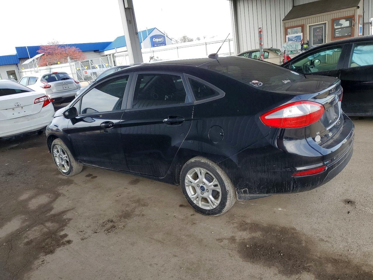 2016 FORD FIESTA SE photo 2