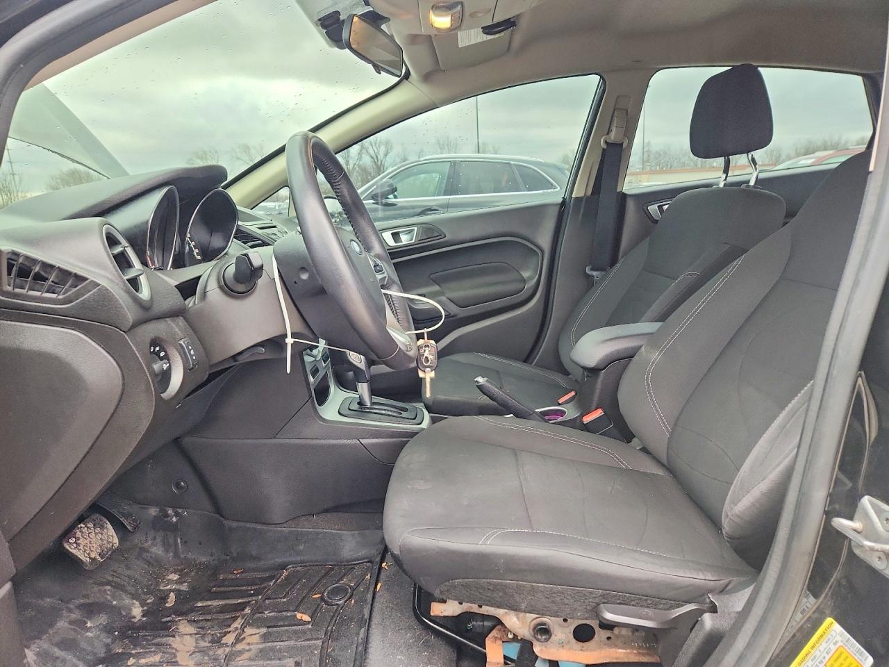 2016 FORD FIESTA SE photo 7