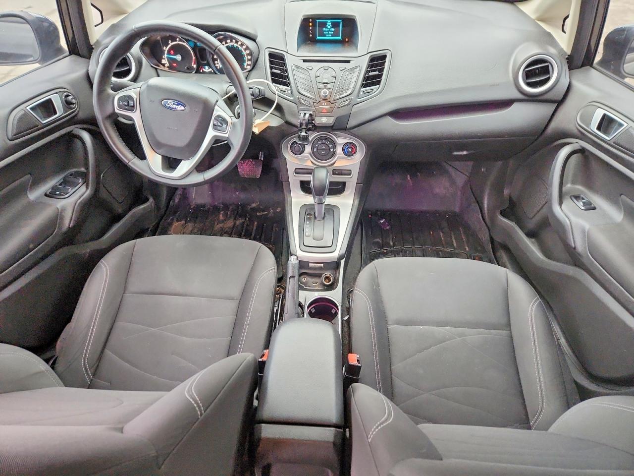 2016 FORD FIESTA SE photo 8