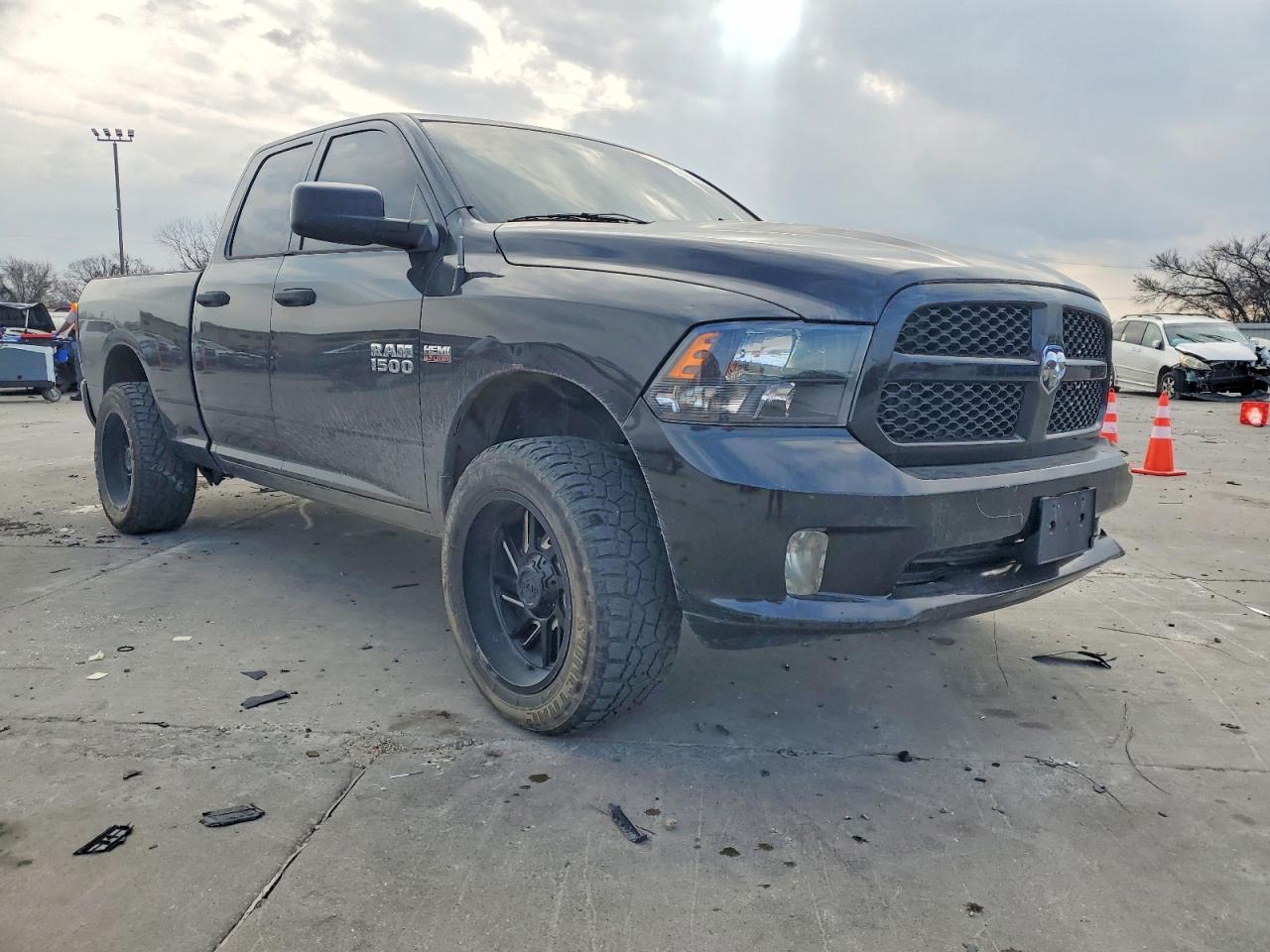 2016 RAM 1500 ST photo 4