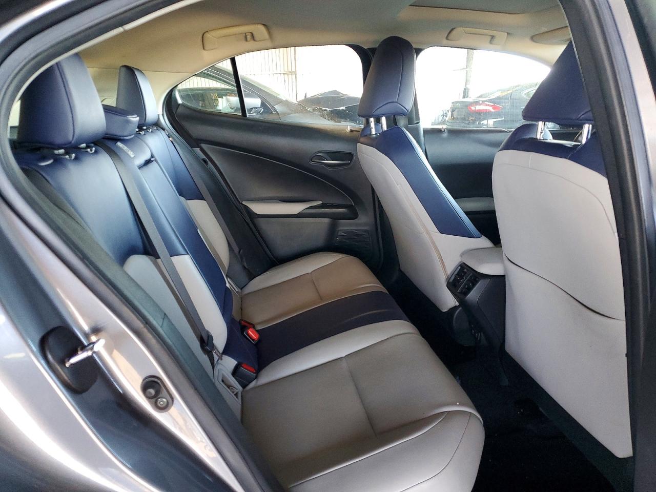 2020 LEXUS UX 250H photo 10