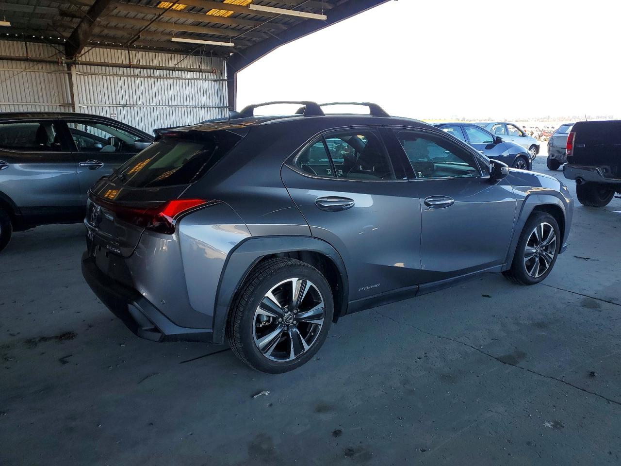 2020 LEXUS UX 250H photo 3