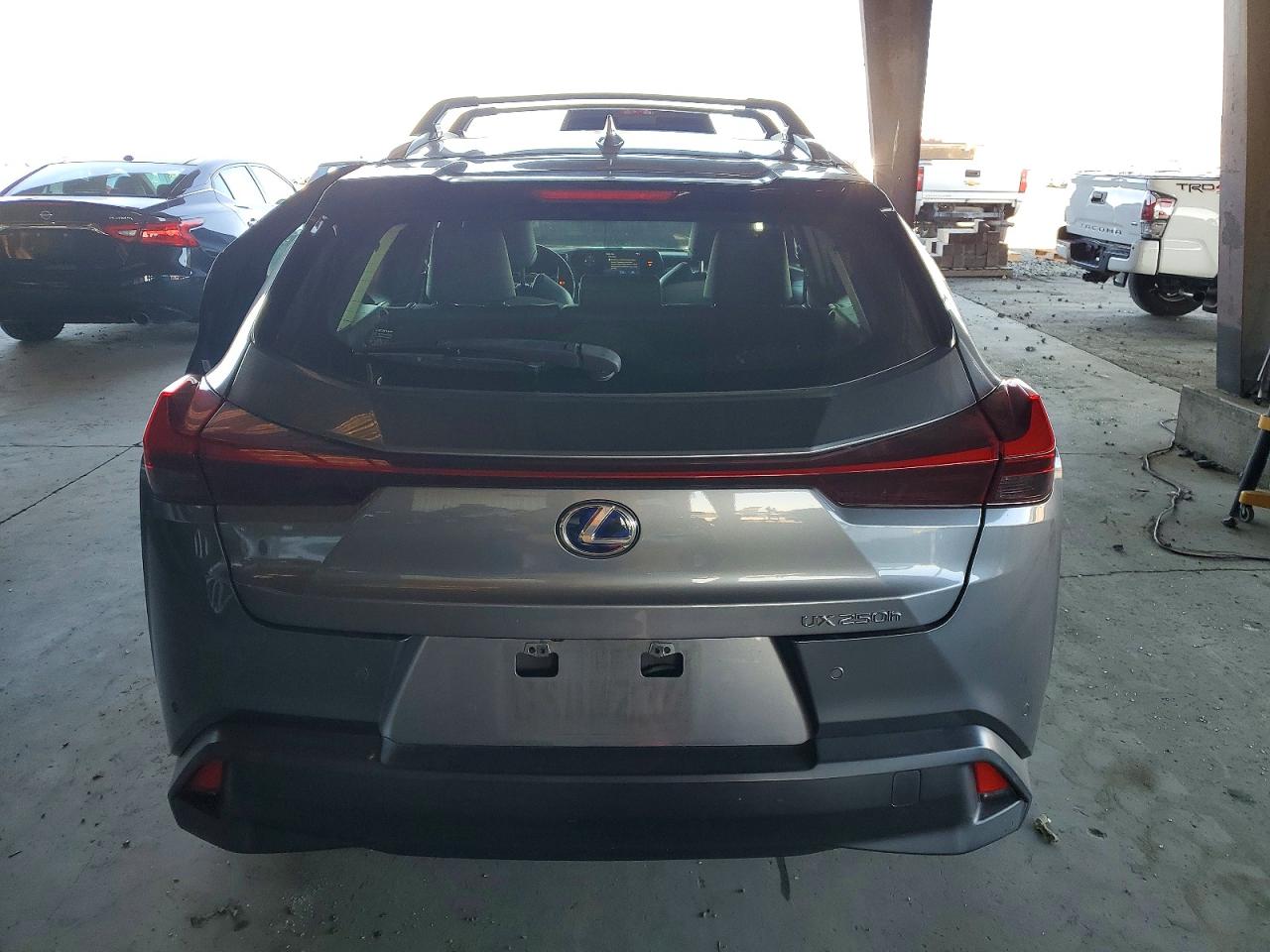 2020 LEXUS UX 250H photo 6