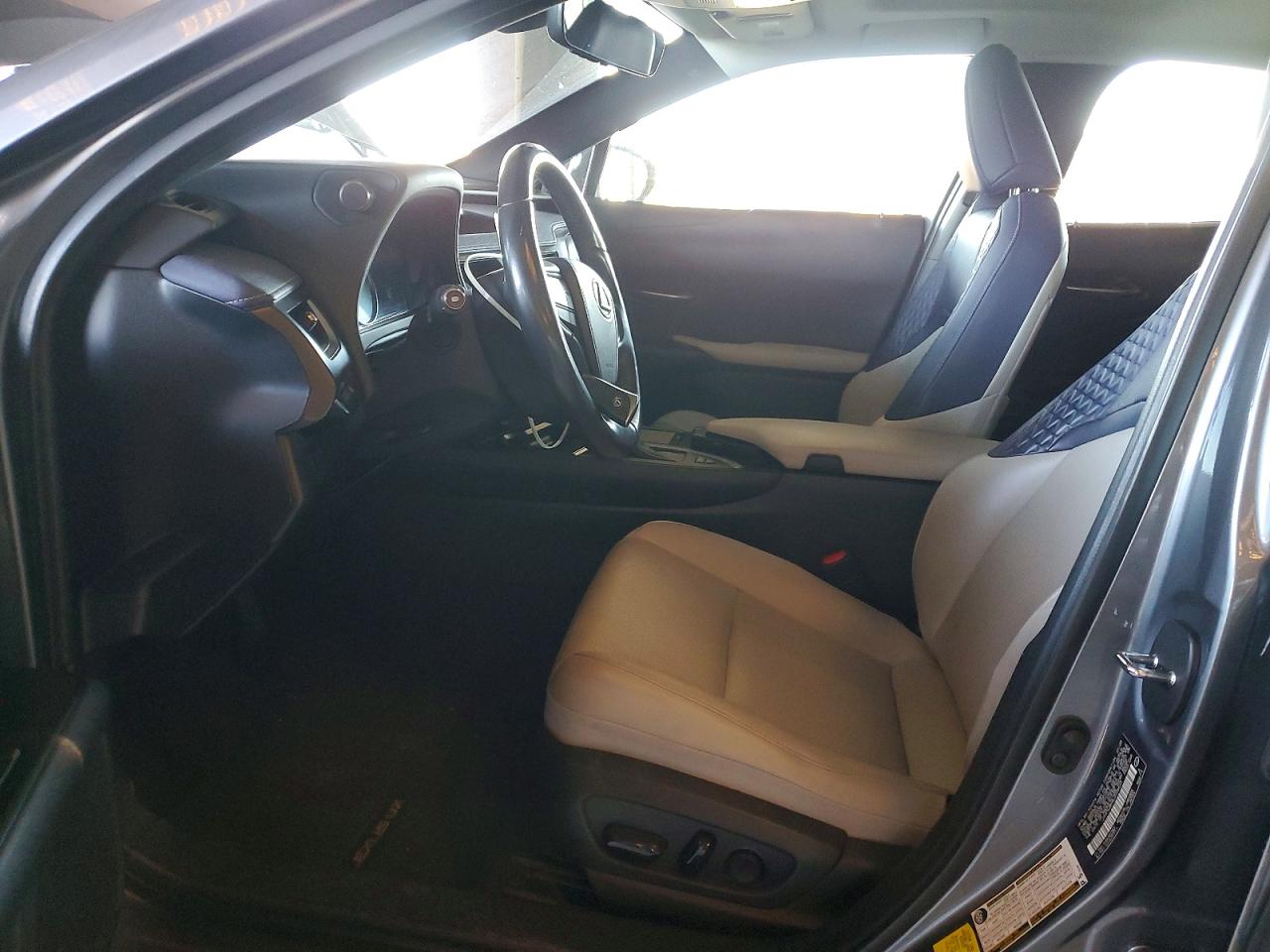 2020 LEXUS UX 250H photo 7