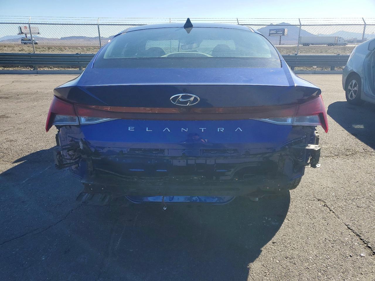 2022 HYUNDAI ELANTRA SEL photo 6