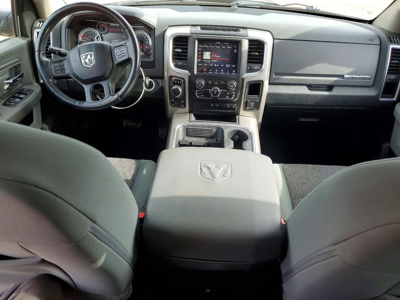 2018 RAM 1500 SLT photo 8