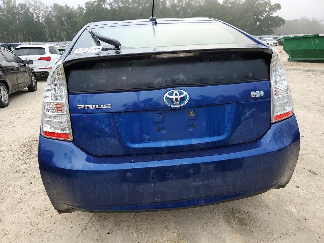 2010 TOYOTA PRIUS photo 6
