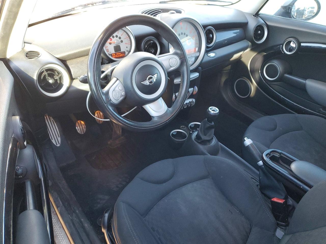 2008 MINI COOPER S photo 8